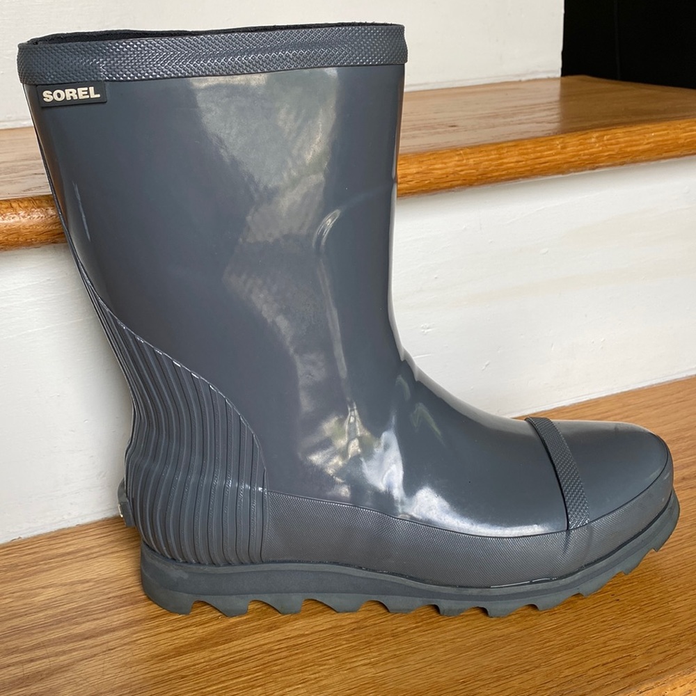 Sorel women’s Joan short rain boot